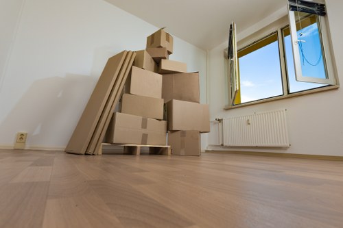 Receiving and acknowledging a moving service complaint