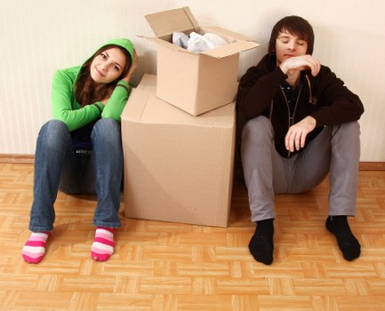 Removalists planning access and loading for a Poplar property