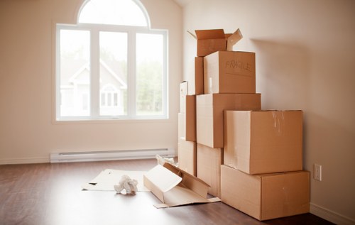 Local packing and unpacking support for a business move in Poplar