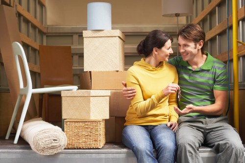 Transparent pricing and free quote concept for Poplar moving services